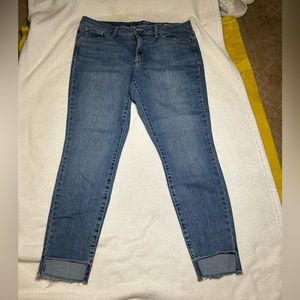 Crown & Ivy Cropped Jeans